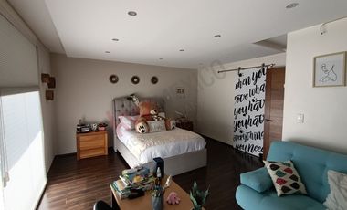 Residencia de Lujo en el Prestigioso Club de Golf Bellavista.