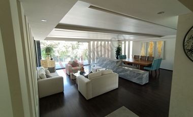 Residencia de Lujo en el Prestigioso Club de Golf Bellavista.