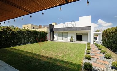 Residencia de Lujo en el Prestigioso Club de Golf Bellavista.
