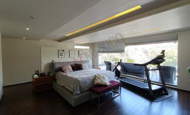 Residencia de Lujo en el Prestigioso Club de Golf Bellavista.
