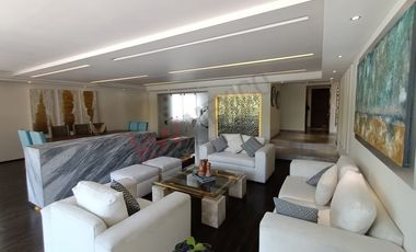Residencia de Lujo en el Prestigioso Club de Golf Bellavista.