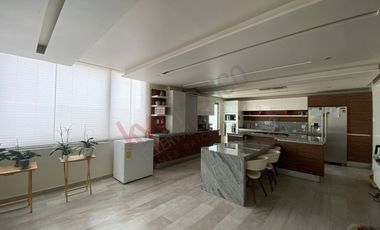 Residencia de Lujo en el Prestigioso Club de Golf Bellavista.