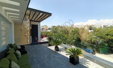Residencia de Lujo en el Prestigioso Club de Golf Bellavista.