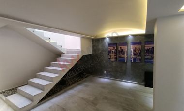 Residencia de Lujo en el Prestigioso Club de Golf Bellavista.
