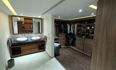 Residencia de Lujo en el Prestigioso Club de Golf Bellavista.