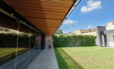 Residencia de Lujo en el Prestigioso Club de Golf Bellavista.