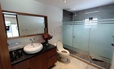 Residencia de Lujo en el Prestigioso Club de Golf Bellavista.