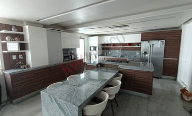 Residencia de Lujo en el Prestigioso Club de Golf Bellavista.