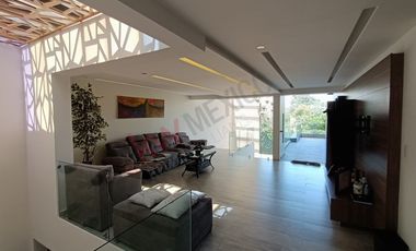 Residencia de Lujo en el Prestigioso Club de Golf Bellavista.