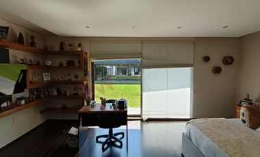 Residencia de Lujo en el Prestigioso Club de Golf Bellavista.