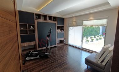 Residencia de Lujo en el Prestigioso Club de Golf Bellavista.