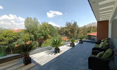 Residencia de Lujo en el Prestigioso Club de Golf Bellavista.