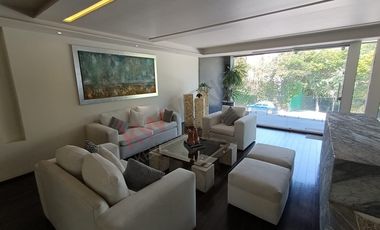 Residencia de Lujo en el Prestigioso Club de Golf Bellavista.
