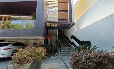 Residencia de Lujo en el Prestigioso Club de Golf Bellavista.