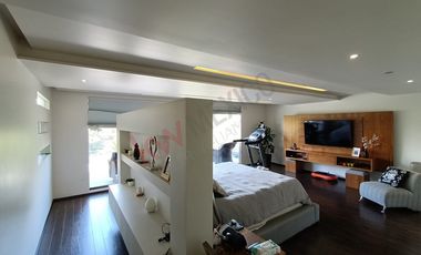 Residencia de Lujo en el Prestigioso Club de Golf Bellavista.