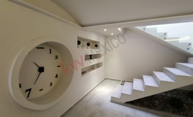 Residencia de Lujo en el Prestigioso Club de Golf Bellavista.