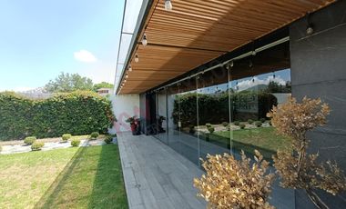 Residencia de Lujo en el Prestigioso Club de Golf Bellavista.
