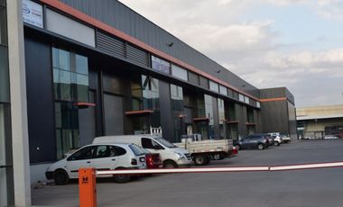 ARRIENDO Bodega de 204,1 m2 + 47,6 m2 de Altillo, Av. La Montaña, Lampa