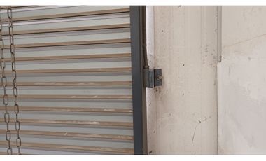 ARRIENDO Bodega de 204,1 m2 + 47,6 m2 de Altillo, Av. La Montaña, Lampa