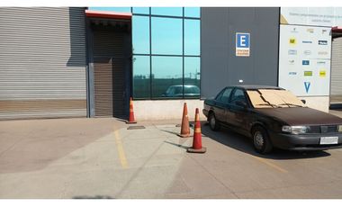 ARRIENDO Bodega de 204,1 m2 + 47,6 m2 de Altillo, Av. La Montaña, Lampa