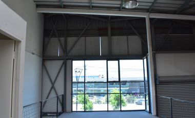 ARRIENDO Bodega 425,3 m2 + 69,24 m2 de altillo, Av. La Montaña