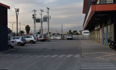 ARRIENDO Bodega 425,3 m2 + 69,24 m2 de altillo, Av. La Montaña