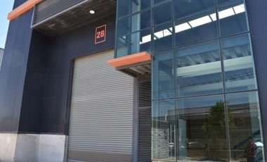 ARRIENDO Bodega 425,3 m2 + 69,24 m2 de altillo, Av. La Montaña