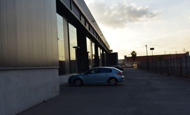 ARRIENDO Bodega de 592 m2 + 145,7 m2 de Oficina, Av. La Montaña, Lampa