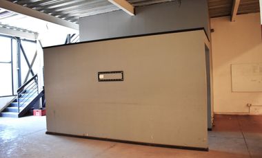 ARRIENDO Bodega de 592 m2 + 145,7 m2 de Oficina, Av. La Montaña, Lampa