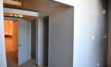 ARRIENDO Bodega de 592 m2 + 145,7 m2 de Oficina, Av. La Montaña, Lampa