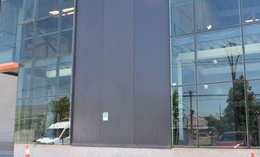 ARRIENDO Bodega de 592 m2 + 145,7 m2 de Oficina, Av. La Montaña, Lampa