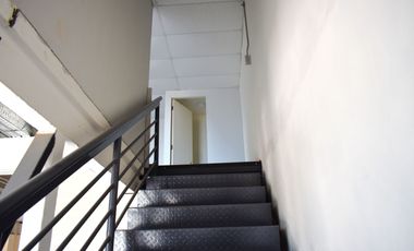ARRIENDO Bodega de 204,1 m2 + 47,6 m2 de Oficina, Av. La Montaña, Lampa