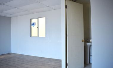 ARRIENDO Bodega de 204,1 m2 + 47,6 m2 de Oficina, Av. La Montaña, Lampa