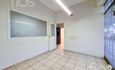 Alquiler Inmueble Comercial con Galpón, Entrepiso y Oficinas en Barrio Luis Agote