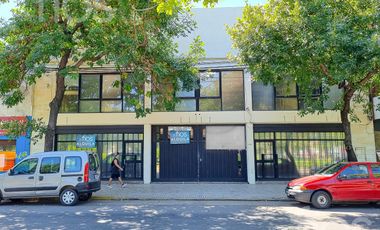 Alquiler Inmueble Comercial con Galpón, Entrepiso y Oficinas en Barrio Luis Agote
