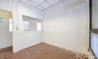 Alquiler Inmueble Comercial con Galpón, Entrepiso y Oficinas en Barrio Luis Agote