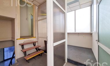 Alquiler Inmueble Comercial con Galpón, Entrepiso y Oficinas en Barrio Luis Agote
