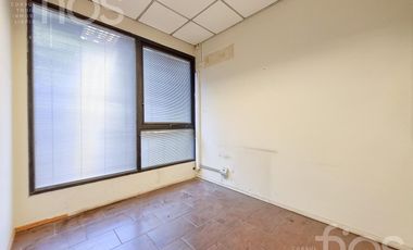 Alquiler Inmueble Comercial con Galpón, Entrepiso y Oficinas en Barrio Luis Agote