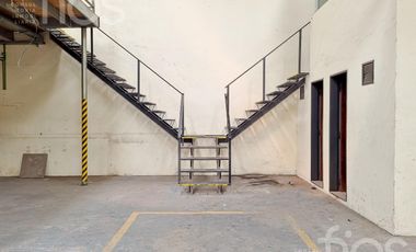 Alquiler Inmueble Comercial con Galpón, Entrepiso y Oficinas en Barrio Luis Agote