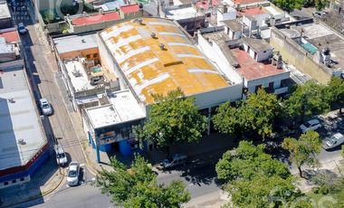 Alquiler Inmueble Comercial con Galpón, Entrepiso y Oficinas en Barrio Luis Agote