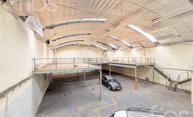 Alquiler Inmueble Comercial con Galpón, Entrepiso y Oficinas en Barrio Luis Agote
