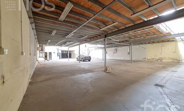 Alquiler Inmueble Comercial con Galpón, Entrepiso y Oficinas en Barrio Luis Agote