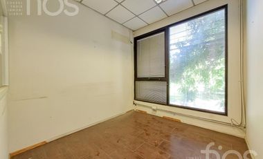 Alquiler Inmueble Comercial con Galpón, Entrepiso y Oficinas en Barrio Luis Agote