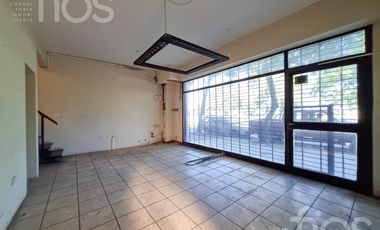 Alquiler Inmueble Comercial con Galpón, Entrepiso y Oficinas en Barrio Luis Agote