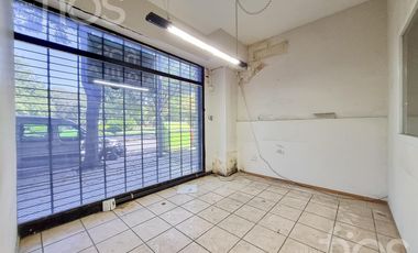 Alquiler Inmueble Comercial con Galpón, Entrepiso y Oficinas en Barrio Luis Agote