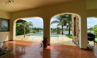 Casa en venta - 3 Dormitorios 4 Baños - Cochera - 1.000Mts2 - Escobar
