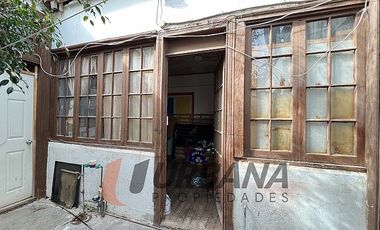 CASA COMERCIAL FRENTE A PLAZA DE VICUÑA