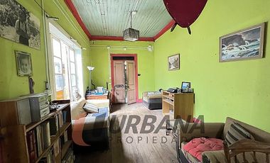 CASA COMERCIAL FRENTE A PLAZA DE VICUÑA