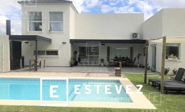 Casa de 3 dormitorios y pileta en venta, Barrio Cerrado, Escobar, G.B.A. Zona Norte