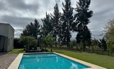 Casa de 3 dormitorios y pileta en venta, Barrio Cerrado, Escobar, G.B.A. Zona Norte